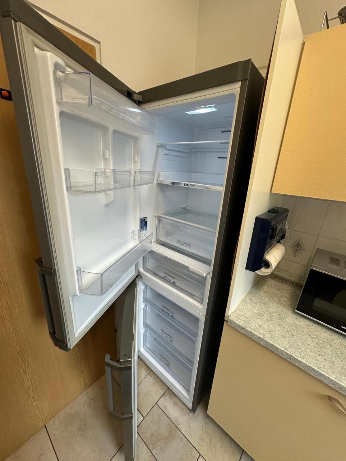 City Center - 4 Room Apartment With Kitchen And 2 Bathrooms Nuremberga Exterior foto